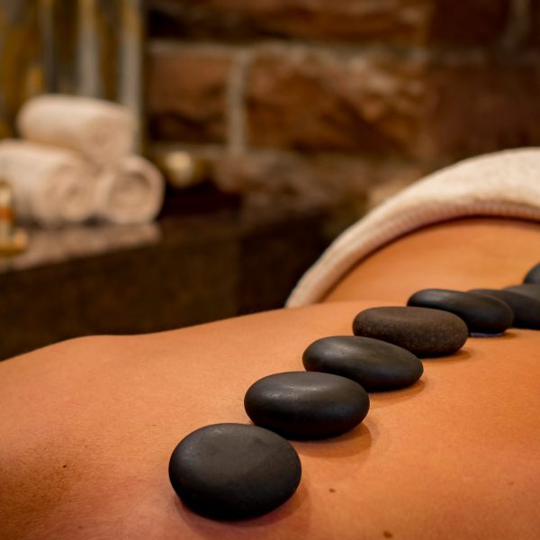 Thaise hotstone massage bij Loyaal Thai Massage in Oisterwijk